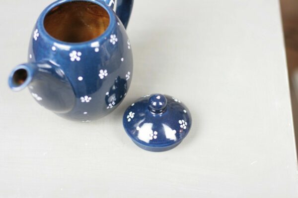 Gmundner Keramik Kaffeekanne Kanne Teekanne blau weiß Punkte Streublume