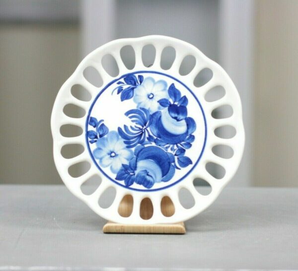 Keramik Wandteller Zierteller Durchbruchrand weiss blau Blumen Holland
