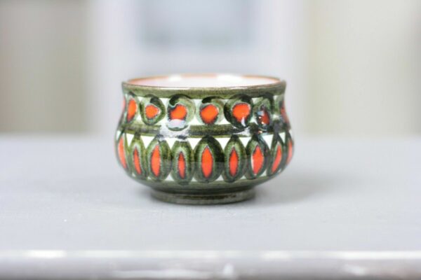 Tasse & Untertasse Anica Kostyan Nikitsch Keramik Handarbeit grün orange 70er