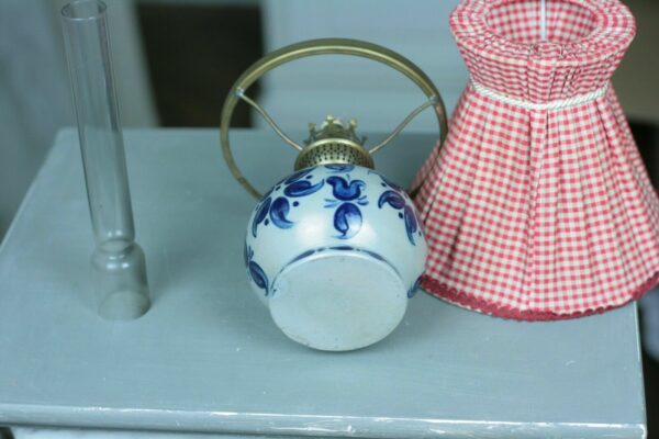 Tischlampe Petroleumlampe Nachttischlampe Jugendstil Keramik blau rot alt antik